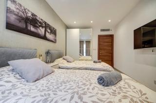 Two Bed Central St Julian's With Sea Views Near Paceville - 5