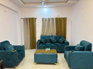 Spacious Modern 3 bhk Apartment Fully furnished - 0