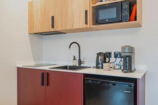 The Cardiff Hub 1BR Apartment with Parking Central Location - 5