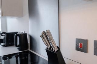 Modern 1-Bed Apartment Central Nottingham - 8