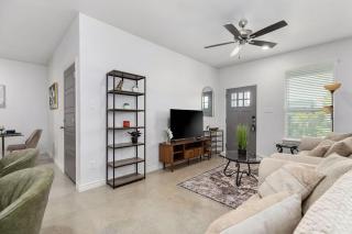 NEW Temple 12 BD Contractor & Group Friendly - 3