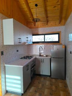 Cabaña nueva para 5 personas cocina equipada WIFI TV - 2