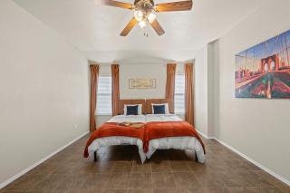 NEW Killeen 8-10 Bd sleeps max 10 ppl 5 min to Fort Hood Families Groups Pets Ok - Professionally Managed by Stay Albatross - 1