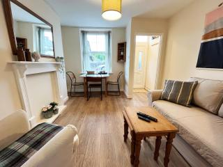 Arenig Cottage, a Snowdonia retreat near Lake Bala - 0