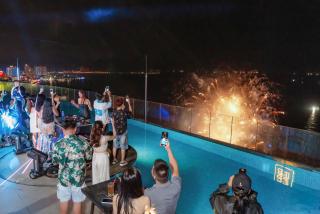 Grand Central SeaSide Panorama Five-stars Hotel - 1