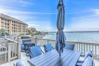 Lakefront LBJ Escape - Boat Slip & Sleeps 8 - 0
