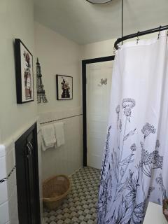 Lexington House Bed and Breakfast - 7