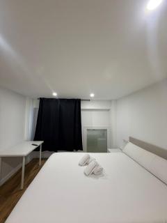 Hostal Bernabeu 2 - 3