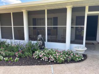 Private Lake Farm Retreat - 5 Homes - 1hr from STL - 7