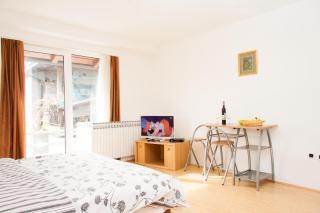 Rooms Garden Zagreb Airport - 9