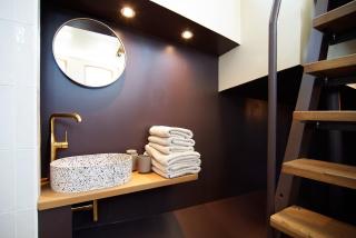 Boutique Canal Houseboat - 6