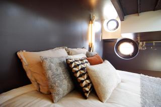 Boutique Canal Houseboat - 3
