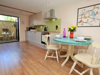 1 Bed in Chardstock 40772 - 9