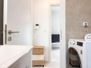 Sunlit Retreat in Voula Center - 6