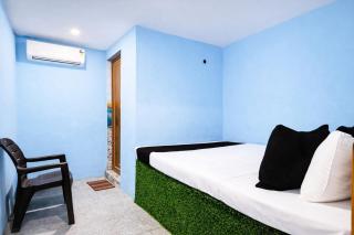 HOTEL - Shree Krishnaa!! Near to The Railway#Station# !! Walking Distance From Station - 3
