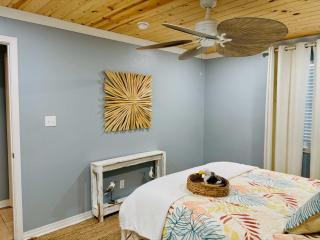 The Laughing Seagull Beach & Boats - 3