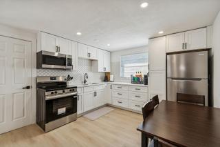 Elegant Largo Retreat, Sleeps 8, 10 Mins to Beach - 8