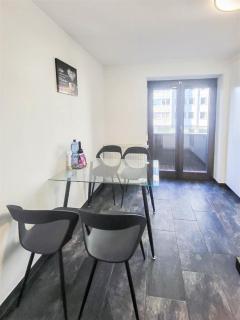 ALFA Stuttgart City 4ZW Beste City Lage Berliner Platz max 8 Personen Netflix Küche WM l 4BR 7 Beds 8 people l Fully equipped Kitchen & Bathroom - 2