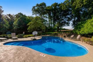Spacious Serene Cabin Sleep 14 Pool Hot Tub Games - 0