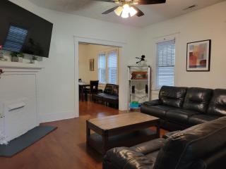 Modern 3 bedroom 2 bath Florence Home - 9