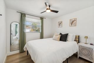 Elegant Largo Retreat, Sleeps 8, 10 Mins to Beach - 9