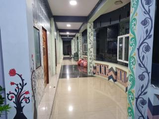 Abi Hotel & Rastaurant - 4