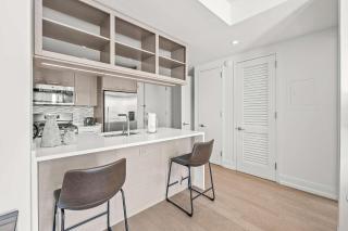 Spacious Luxury Apt with Wash and Dryer - 2