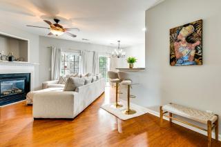 6 Mi to Dtwn ATL Modern Townhome with Pool Access - 3