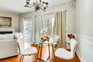 6 Mi to Dtwn ATL Modern Townhome with Pool Access - 1