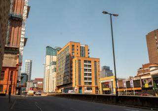 West Two 2-Bed High Floor with City Views - 8