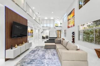 Brand new Luxurious Villa - 1