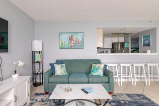 Oceanfront 2BR King Suite Atlantica Resort - 7