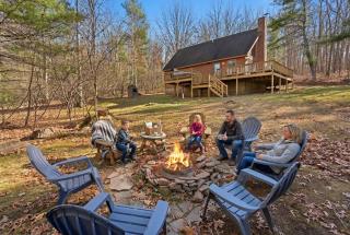 Family-Friendly Home w Hot Tub Fire Pit Games - 9