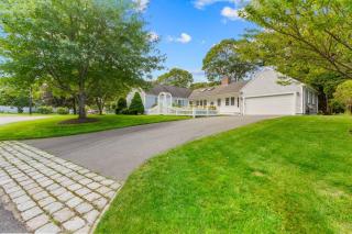 160 Pond View Dr - 5