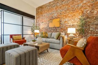 Cozy & Historic Old City 2 Bedroom - Sleeps 5 - 0