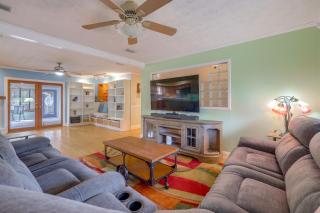 Sunroom and Spacious Yard! Family Gem in Orange Park - 7