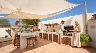 VACATION MARBELLA I Villa Moss, Ibiza-Style Villa, Golf-front, Swimming-pool, Biohacking, Sauna, Fire-Pit Lounge, 7Min from Puerto Banus - 7
