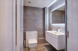 2022 Two Bed Stylish House Near Beach - 6