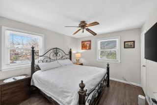 Cozy Capital Retreat Suburban Serenity - 7