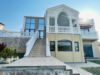 Nyarutarama Villa - 4