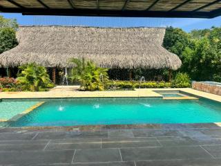 Villa de Lujo con Piscina y Jacuzzi Privado - 2