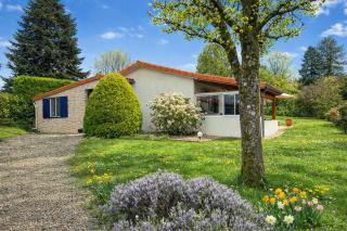 Bungalow in de groene heuvels van de Charente voorzien van 3 slaapkamers en 2 badkamers - 9
