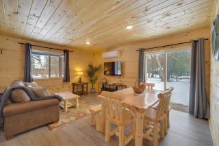 Fish, Swim, Play Voyagers Family Cabin with Yard - 5