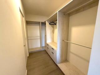 Spacious Central Apartment, Pool & Gym, Group Friendly - 1