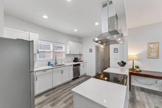 Mins to Children's Museum - Capitol Avenue Classic - 7