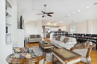 Hidden Treasure - Nags Head MP 16, Oceanfront, Private Beach Access, Pool, Hot Tub, Pool Table, Pets OK - Nags Head - 4
