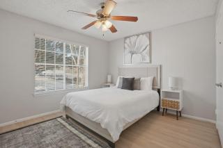 Relaxing 2BR 2BA in great location - 0