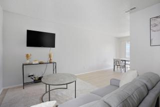 Updated 2BR 2BA with full kitchen - 3