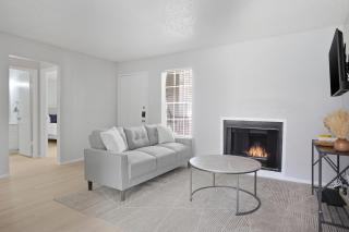 Updated 2BR 2BA with full kitchen - 7