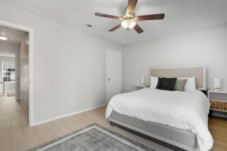 Updated 2BR 2BA with full kitchen - 6